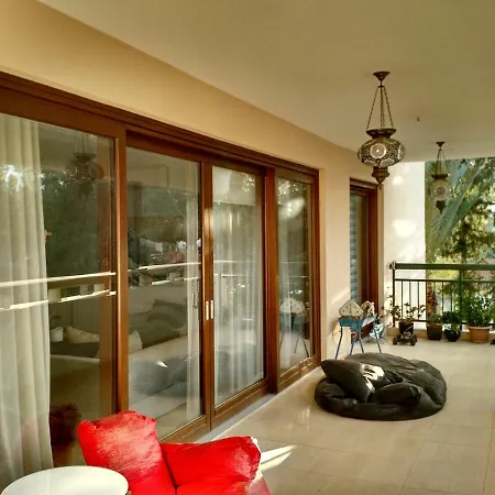 Timeless Luxury 3 Bedroom In Central Apartment